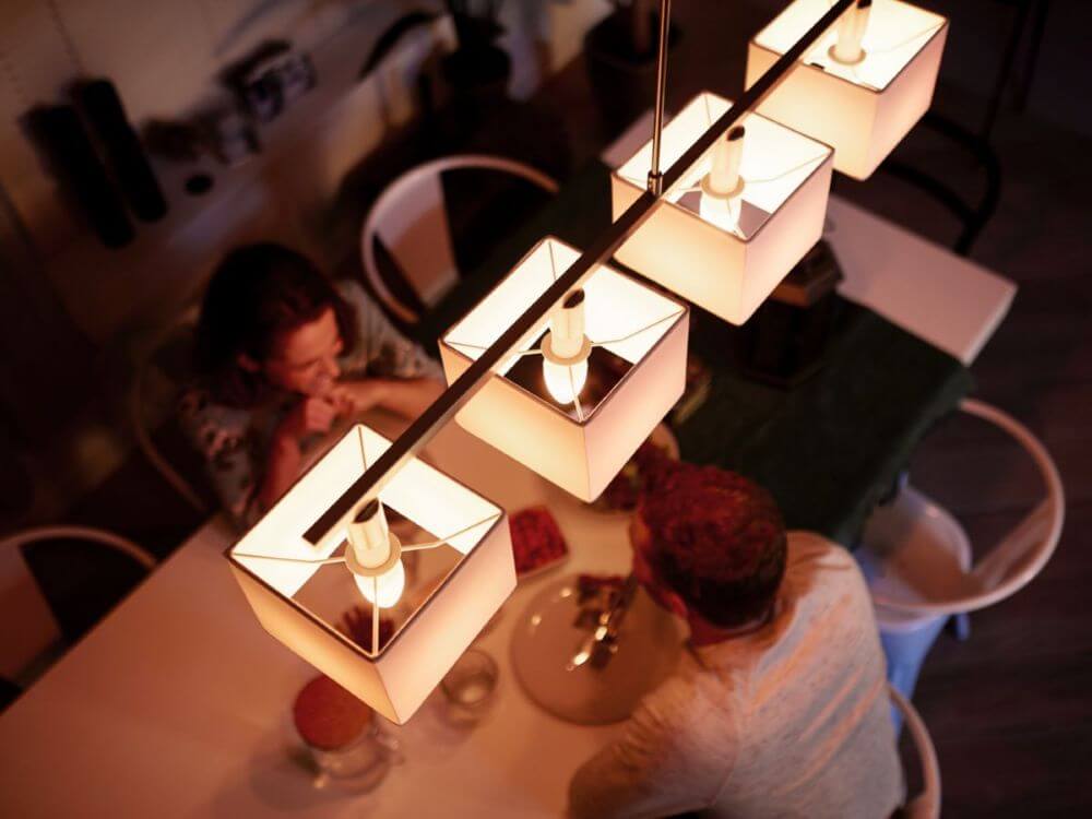 Philips Hue white ambiance E14-älylamppu, 5.2W, 470lm, 2-pack